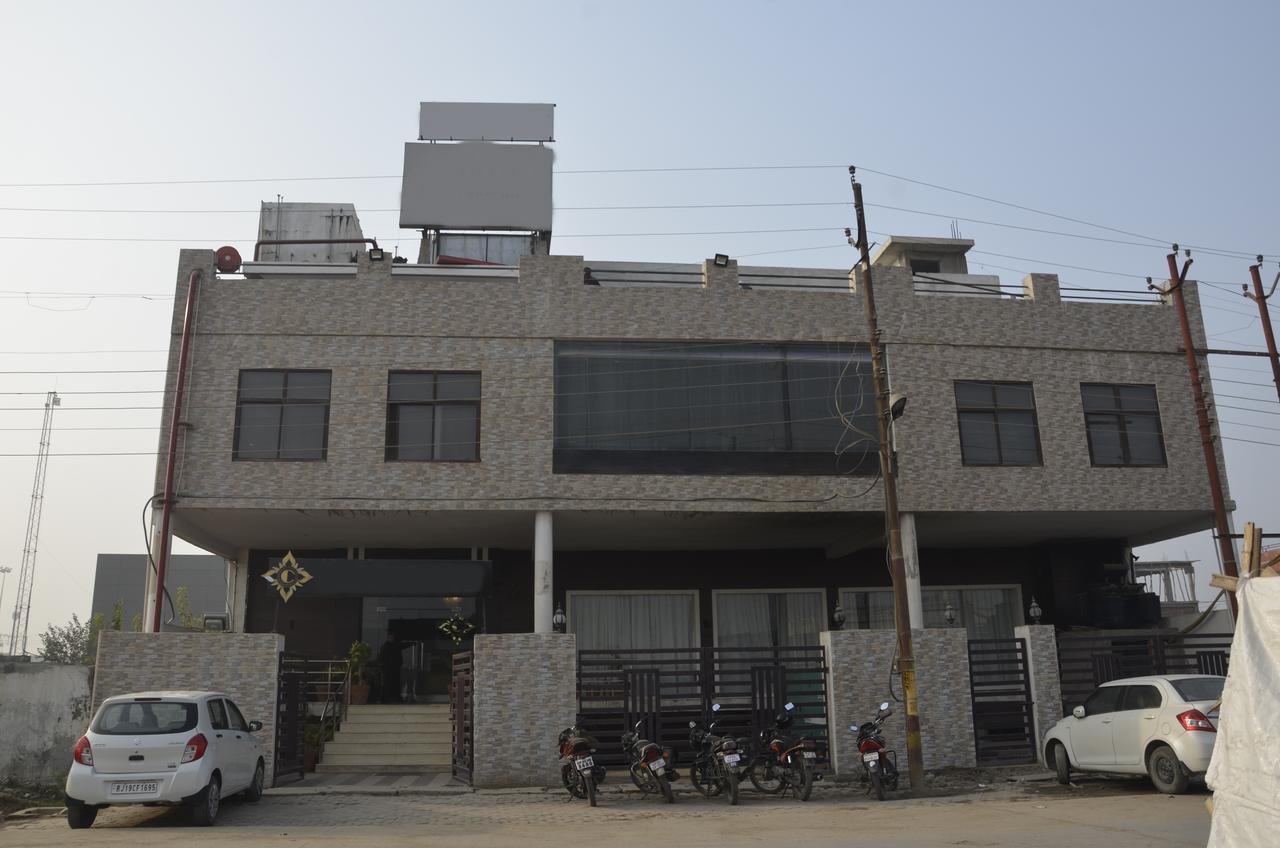 Oyo 1358 Hotel Crossroad Lucknow Exterior photo