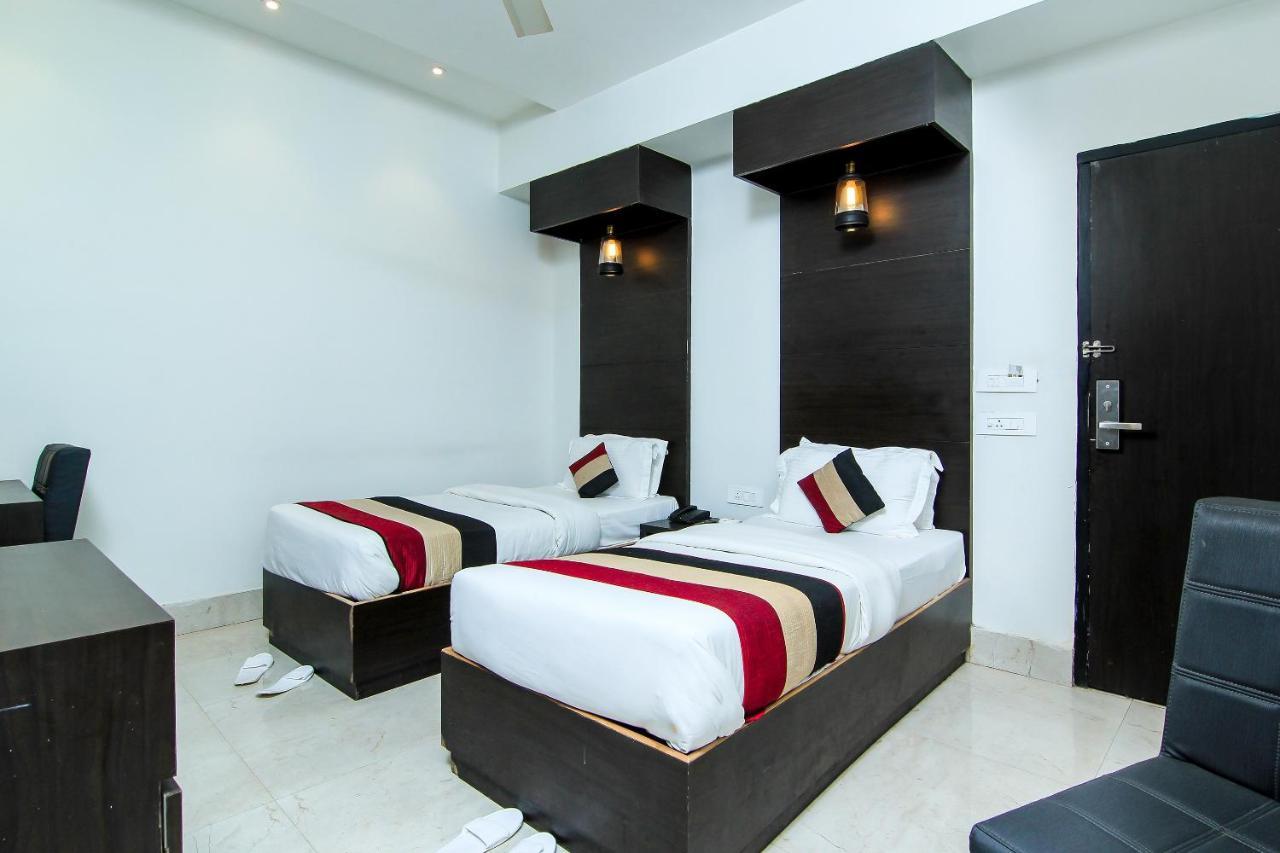 Oyo 1358 Hotel Crossroad Lucknow Exterior photo