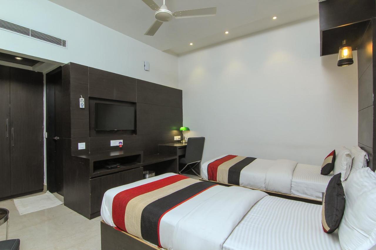 Oyo 1358 Hotel Crossroad Lucknow Exterior photo
